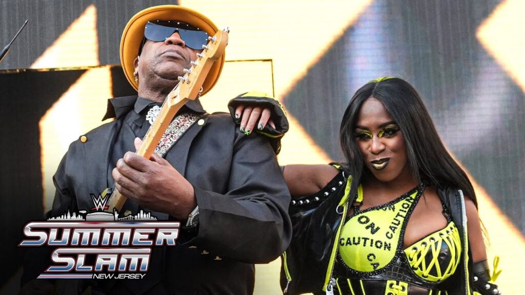 Naomi’s Dad Plays Her to the Ring at SummerSlam