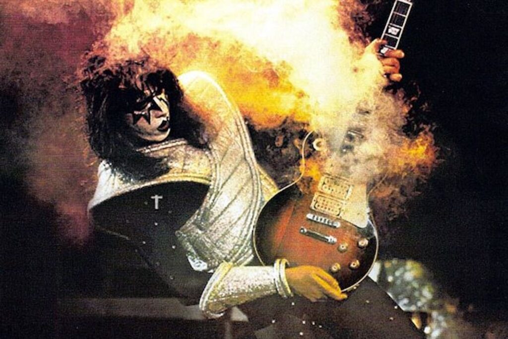 Wrestlers Pay Tribute to KISS Legend Ace Frehley