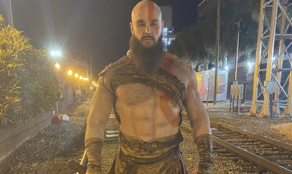 Braun Strowman Might Be Playing Kratos, and He’s Not Being Subtle About It