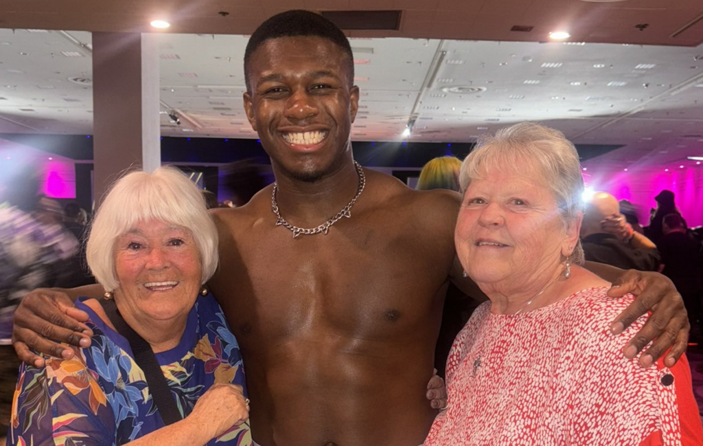 A Wrestler Met Four Welsh Nans on a Plane, Now It Could Be a Movie
